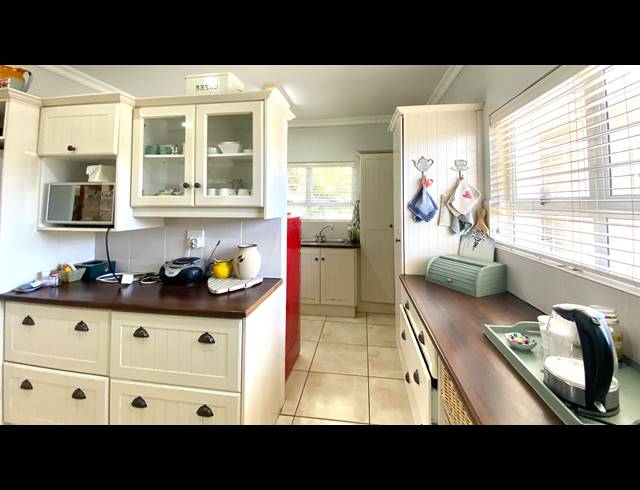 3 BEDROOM HOUSE FOR SALE IN DWARSKERSBOS